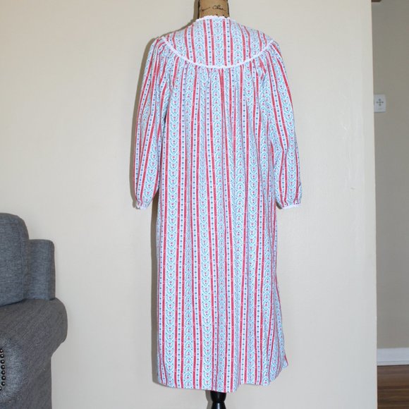 Lanz of Salzburg Red Tyrolean Hearts Flowers Flannel Nightgown Women's Small - Picture 2 of 9